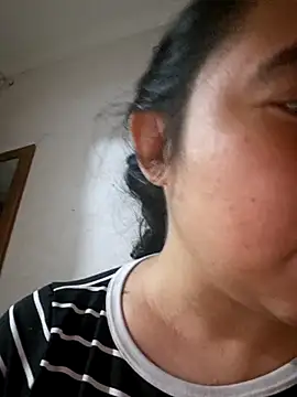 Snapshot of SweettyNaugthy chatting on 10.10.25 SweettyNaugthy online show from 10.10.25