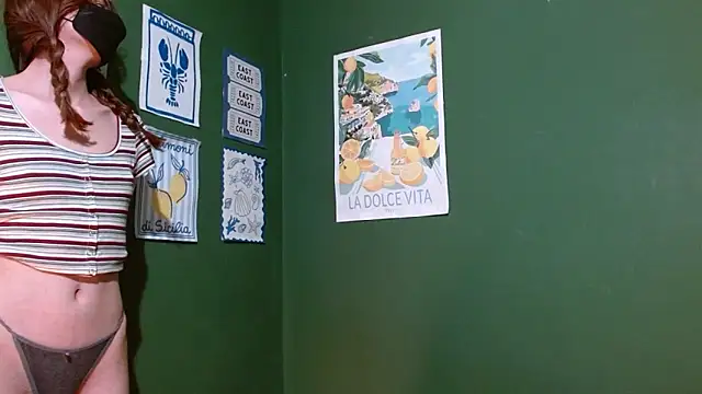 Roxiehood online show from 11.14.25