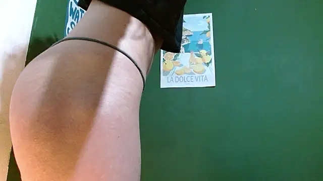 Roxiehood online show from 05.02.26