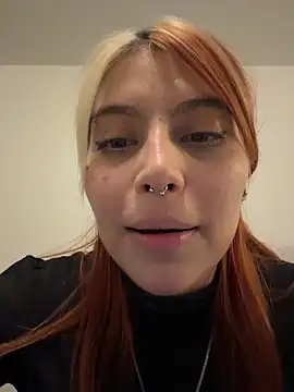 Snapshot of YunoRose_ chatting on 02.15.26 YunoRose online show from 02.15.26