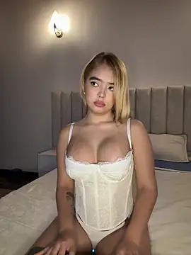 Mia Roswell online show from 05.21.26
