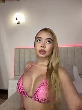 Snapshot of Mia_Roswell chatting on 06.26.26 Mia Roswell online show from 06.26.26