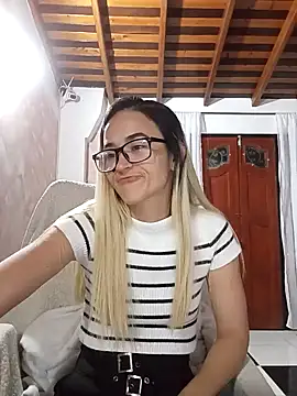 Snapshot of Mariam_Arango chatting on 01.15.26 Mariam Arango online show from 01.15.26