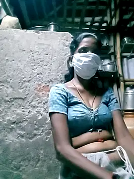 Snapshot of Tamilauntyhot chatting on 09.12.25 Tamilauntyhot online show from 09.12.25