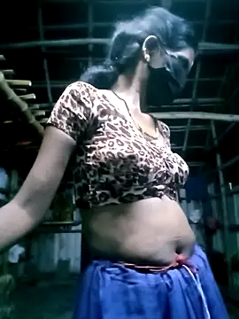 Snapshot of Tamilauntyhot chatting on 09.25.25 Tamilauntyhot online show from 09.25.25