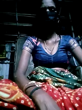 Snapshot of Tamilauntyhot chatting on 10.11.25 Tamilauntyhot online show from 10.11.25