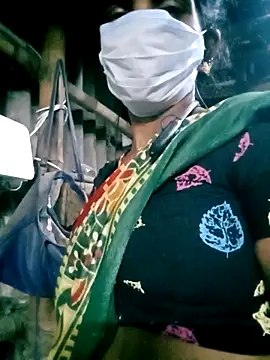 Snapshot of Tamilauntyhot chatting on 10.16.25 Tamilauntyhot online show from 10.16.25