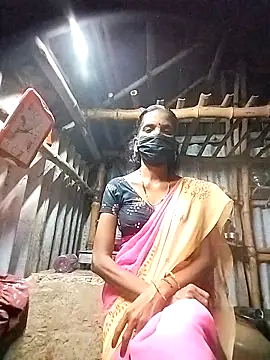 Snapshot of Tamilauntyhot chatting on 11.01.25 Tamilauntyhot online show from 11.01.25