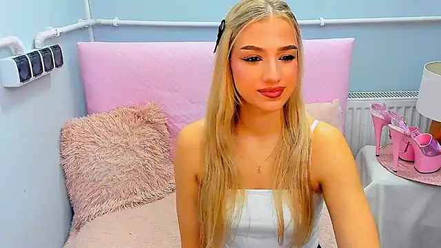 EvetteRose online show from 10.10.25