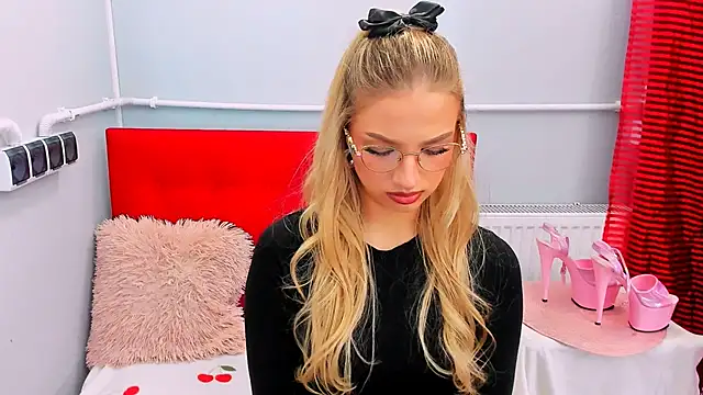 EvetteRose online show from 05.22.26