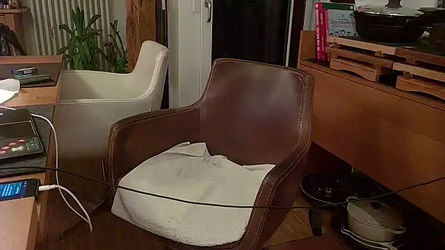 Unique X perience online show from 10.04.25