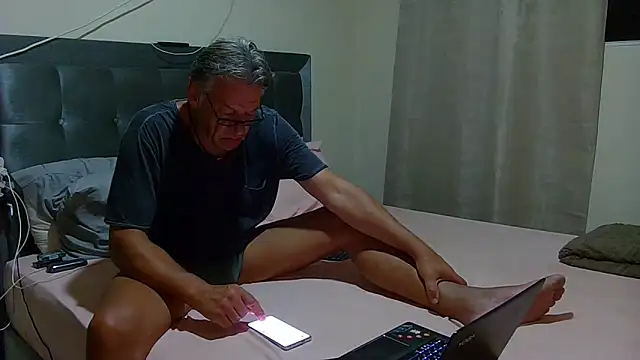 Unique X perience online show from 04.14.26