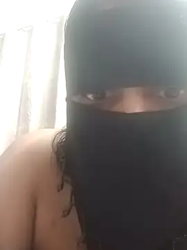 Snapshot of Farihasultana@xh chatting on 10.26.25 Farihasultanaxh online show from 10.26.25