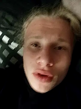 Snapshot of Monsterboy18 chatting on 09.24.25 Monsterboy18 online show from 09.24.25