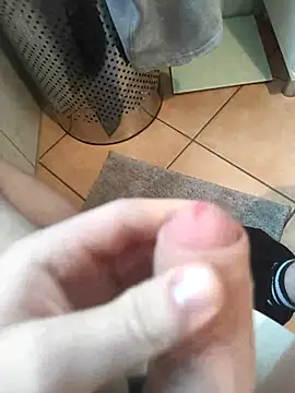 Snapshot of Monsterboy18 chatting on 10.19.25 Monsterboy18 online show from 10.19.25