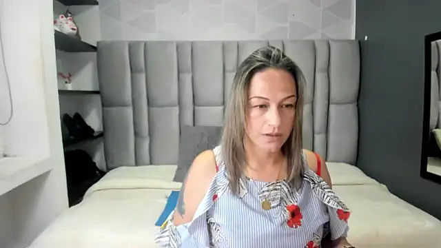 Snapshot of Charlot_milf chatting on 09.22.25 Charlot milf online show from 09.22.25