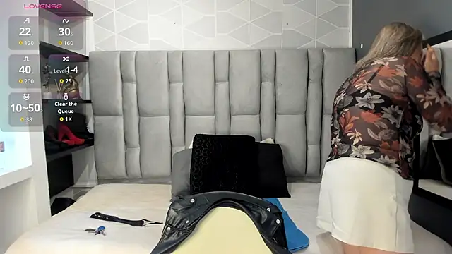 Charlot milf online show from 02.10.26