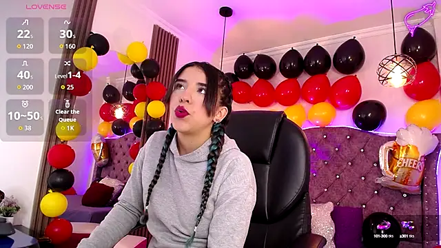 Amara Davis online show from 10.04.25