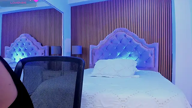 SelenaStonne online show from 11.23.25