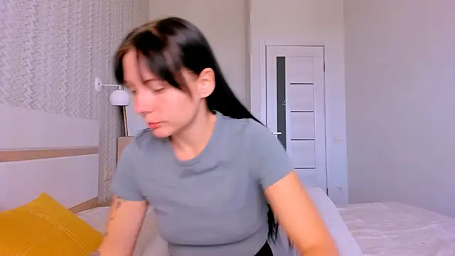 Elle Pearl  online show from 09.11.25