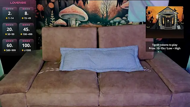 LunaBunny8 online show from 10.14.25