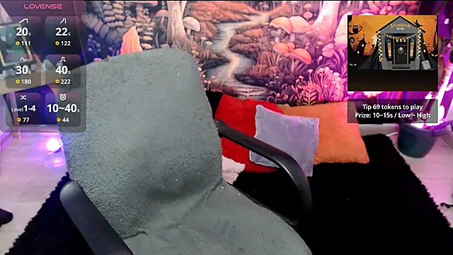 LunaBunny8 online show from 10.24.25