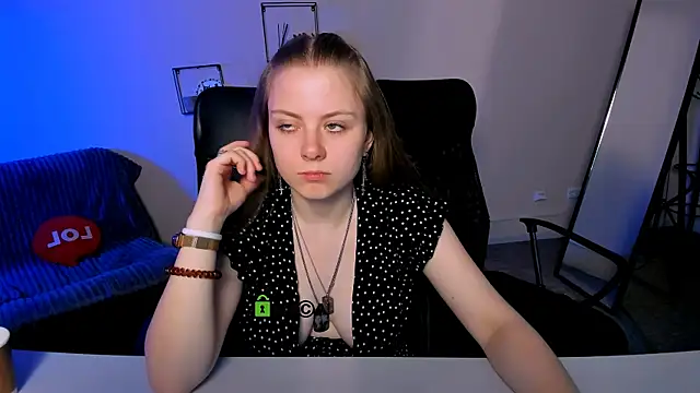 foxy tease  online show from 09.22.25