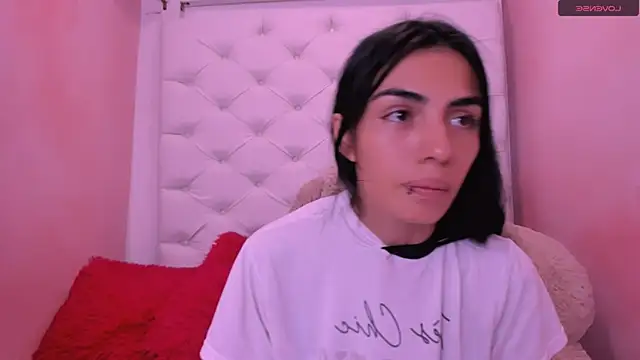 Snapshot of eimy_skinny_ chatting on 04.25.26 eimy skinny online show from 04.25.26
