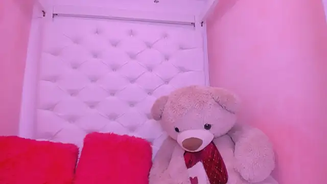 Snapshot of eimy_skinny_ chatting on 06.01.26 eimy skinny online show from 06.01.26