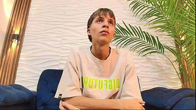 Snapshot of Pavo_tv chatting on 05.20.26 Pavo tv online show from 05.20.26