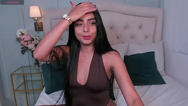 juliana davies  online show from 04.15.26