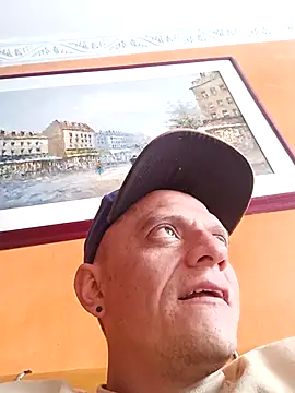 leon8013A online show from 11.06.25