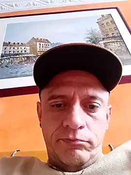 leon8013A online show from 11.11.25