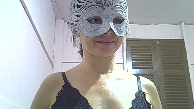 Snapshot of Luana_sexy42 chatting on 04.30.26 Luana sexy42 online show from 04.30.26