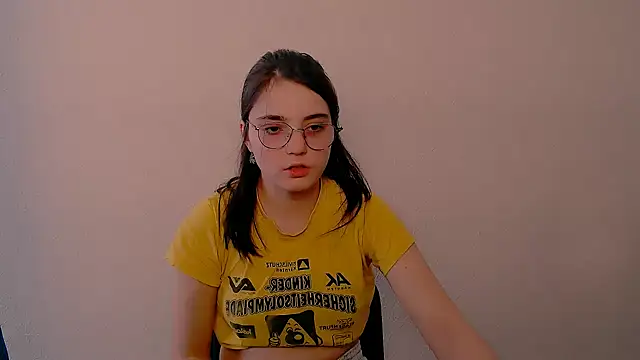 Snapshot of Sun_Shine__ chatting on 05.15.26 Sun Shine online show from 05.15.26