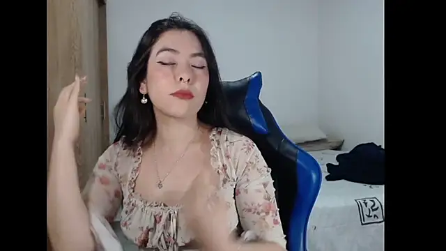 Snapshot of EloiseJun chatting on 03.28.26 EloiseJun online show from 03.28.26