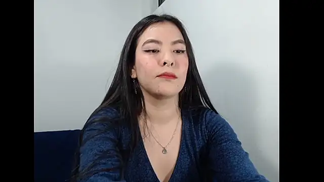 Snapshot of EloiseJun chatting on 04.19.26 EloiseJun online show from 04.19.26