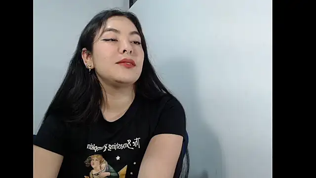 EloiseJun online show from 06.19.26