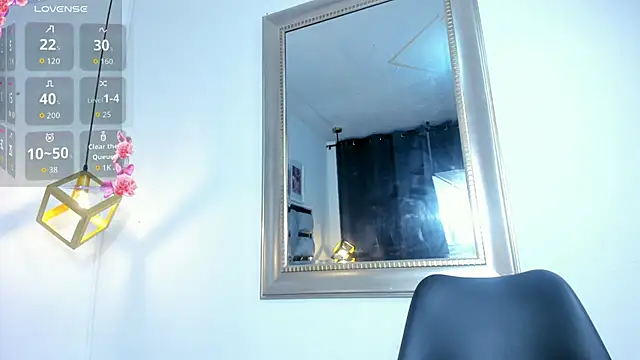 lianfox  online show from 10.31.25