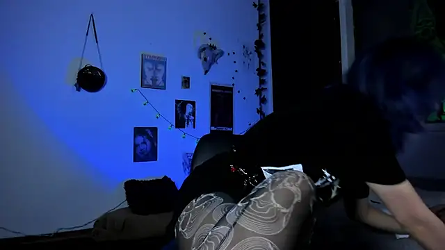 kattusauruss online show from 10.26.25