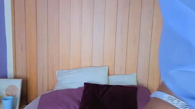 daphnevans online show from 12.14.25