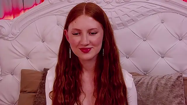 SaraMoor online show from 10.21.25