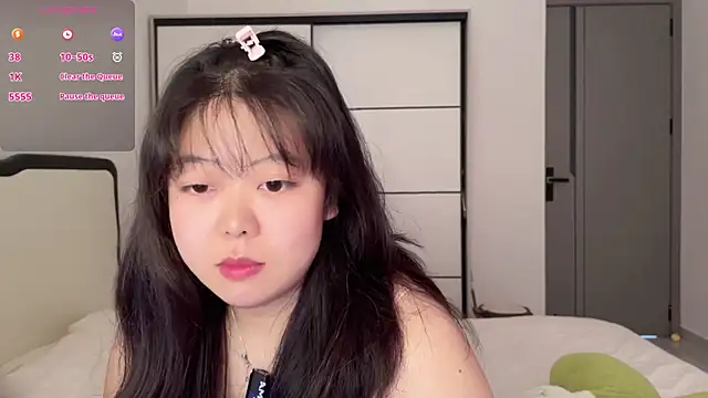 Kittenfishing online show from 09.11.25