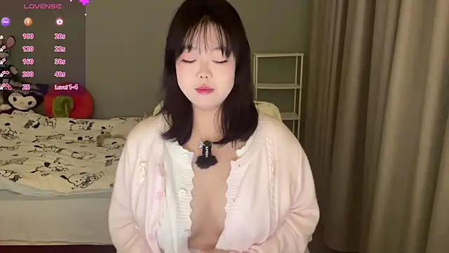 Kittenfishing online show from 11.02.25