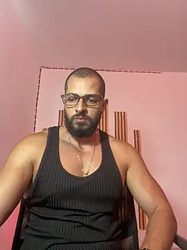 Snapshot of magnumchris chatting on 07.16.26 magnumchris online show from 07.16.26