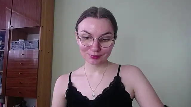 LooveELLYx online show from 12.06.24