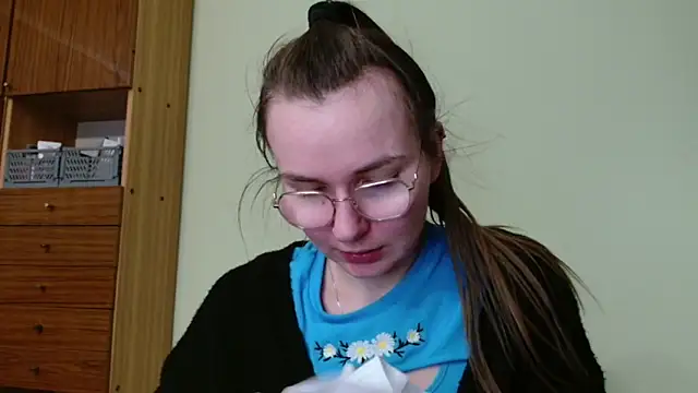 LooveELLYx online show from 01.23.25