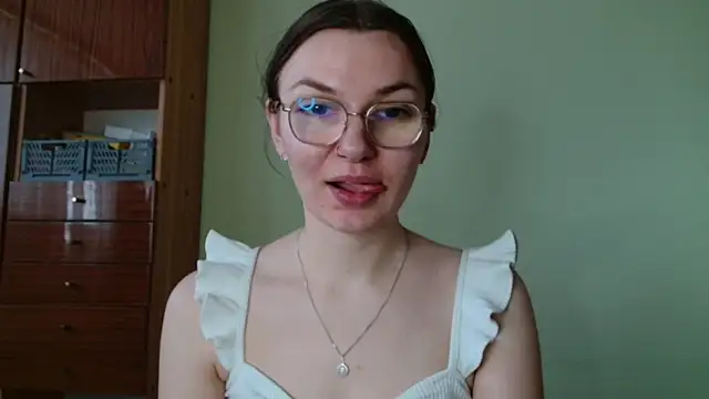 LooveELLYx online show from 02.09.26