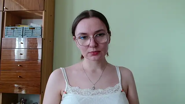 Snapshot of LooveELLYx chatting on 04.22.26 LooveELLYx online show from 04.22.26