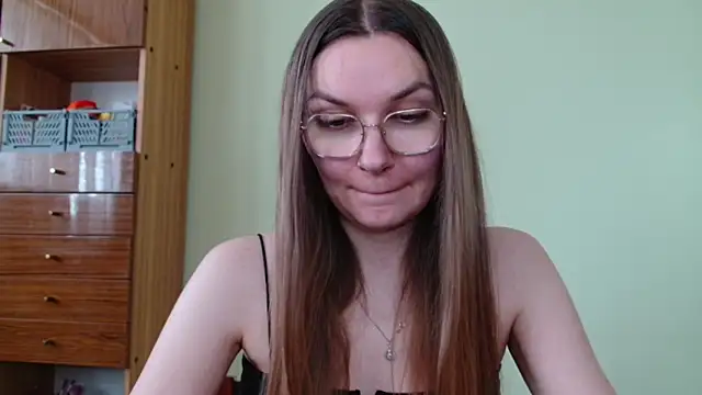 Snapshot of LooveELLYx chatting on 05.05.26 LooveELLYx online show from 05.05.26